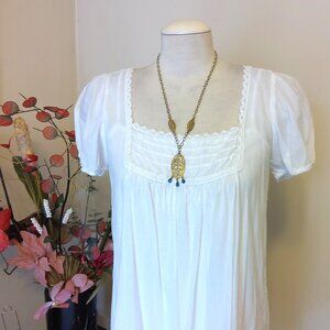 Vintage Mexx Oval Pendant Gold Tone Necklace VTG Timeless Jewelry